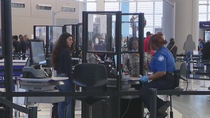 Monitoring air travel over the Thanksgiving weekend