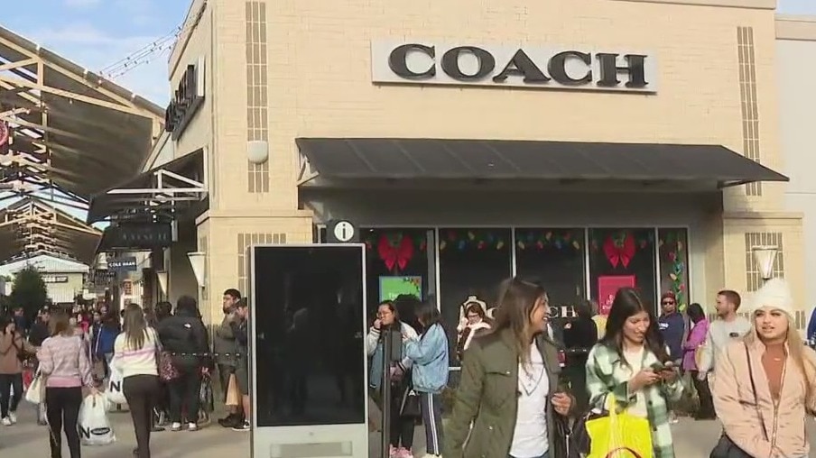 Join our live check-in for the hottest Black Friday bargains