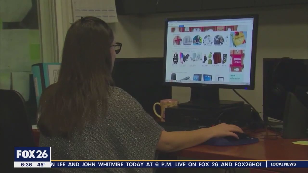 Shopping experts encouraging shoppers to seize deals