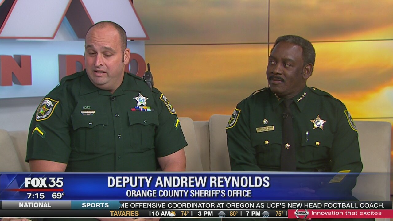 Hero deputy saves woman from sinking car