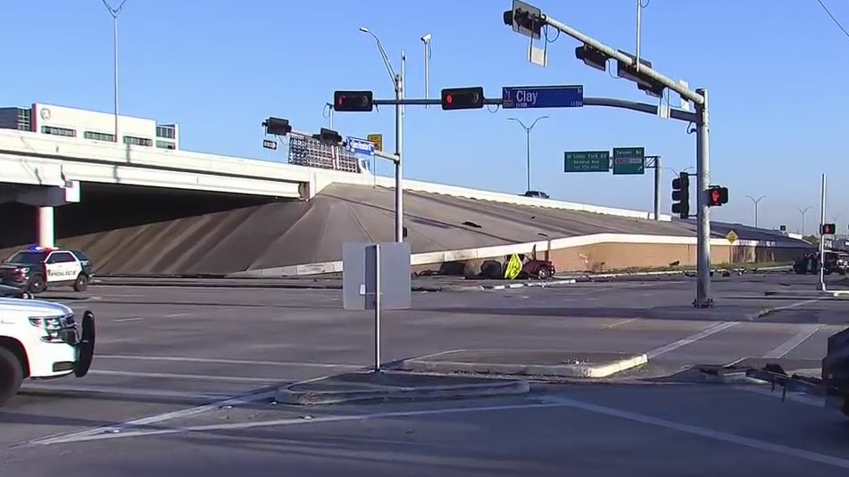 2 drivers die in fiery crash in northwest Houston