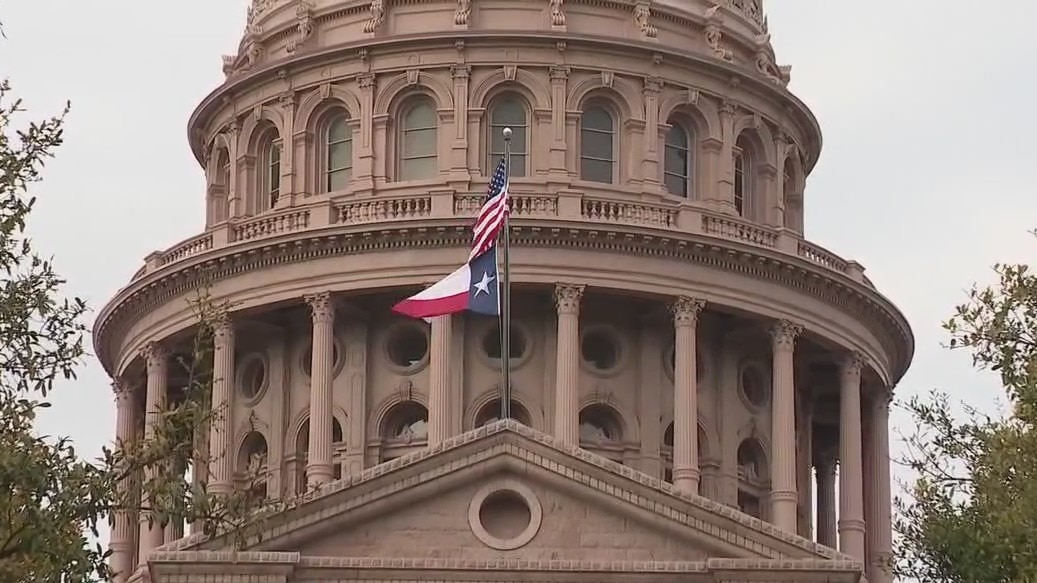 Governor asserts authority over power to call for special session
