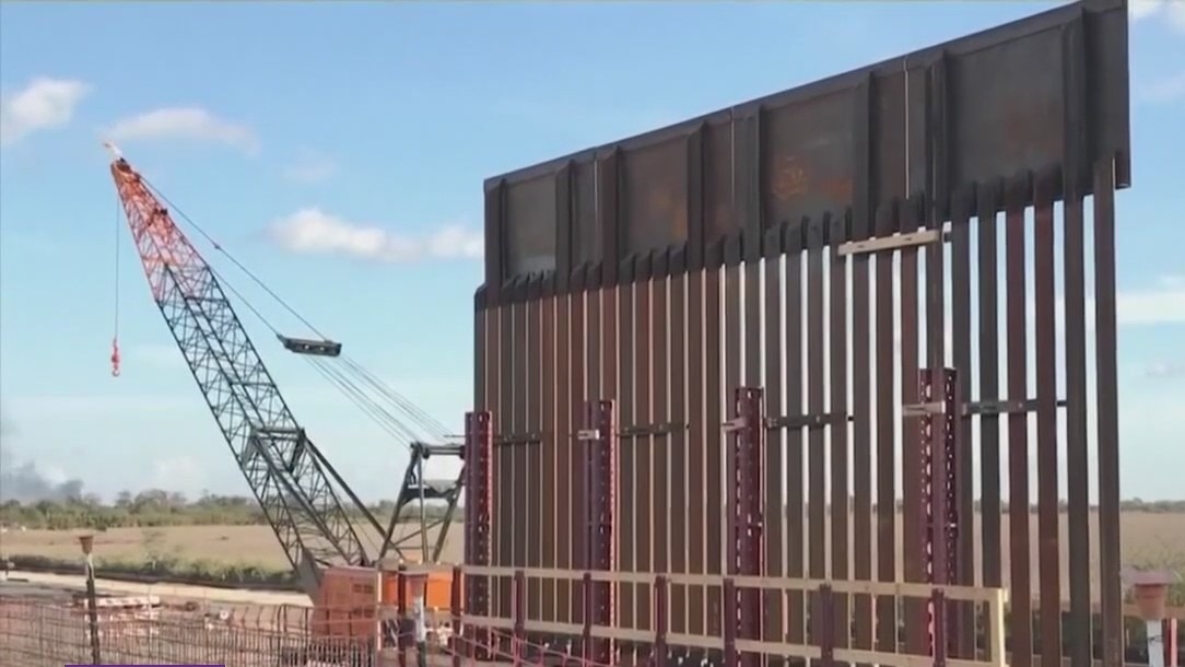 Is Abbott?s border wall plan for security or political theatre?