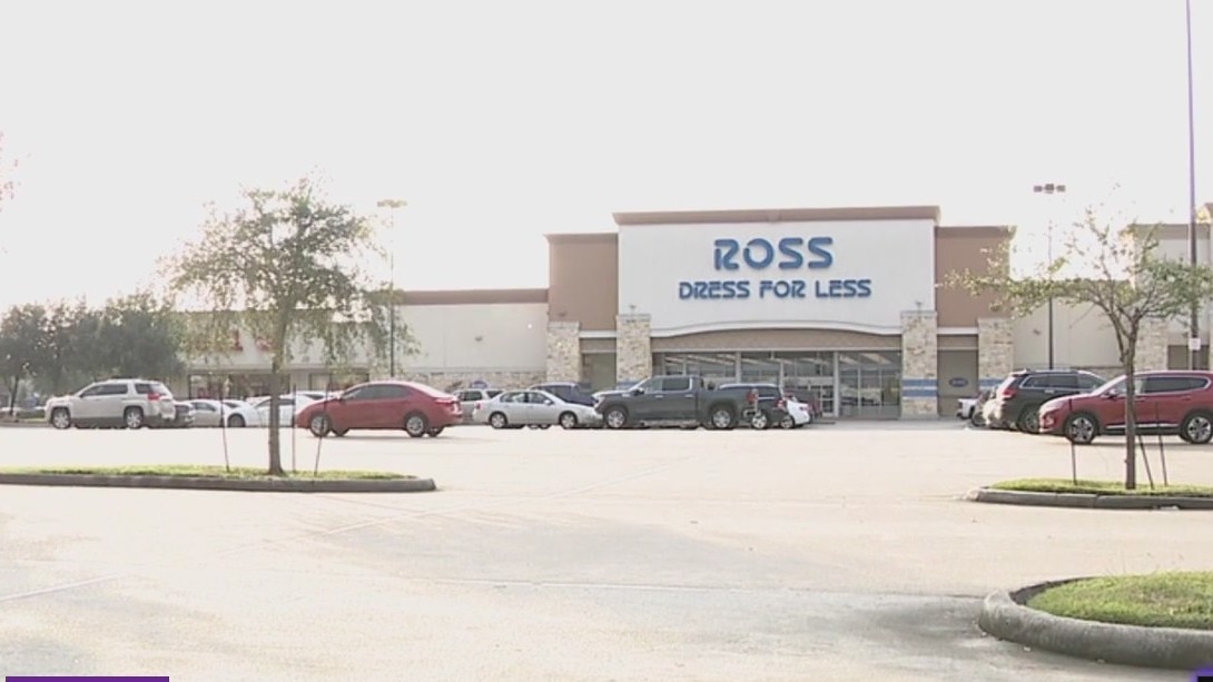 Houston woman says store refused to give her change, claimed they had no coins