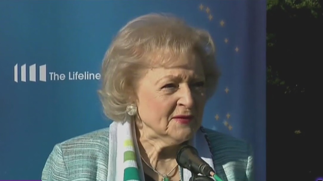 Entertainment chat: Why do celebrity deaths hurt so damn bad? And, the Golden Globes happened?