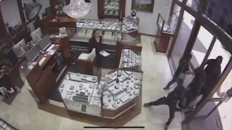 Wild, brazen criminals continue trend of hitting up department stores