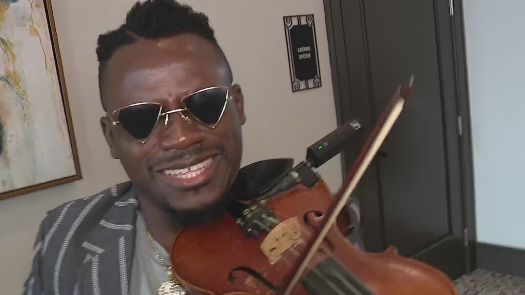 Violinist Demola at Houston's Hobby Center this weekend