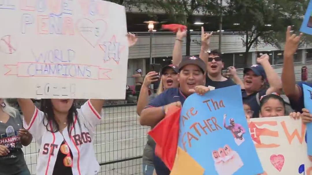Students attend Astros victory parade after schools cancel classes