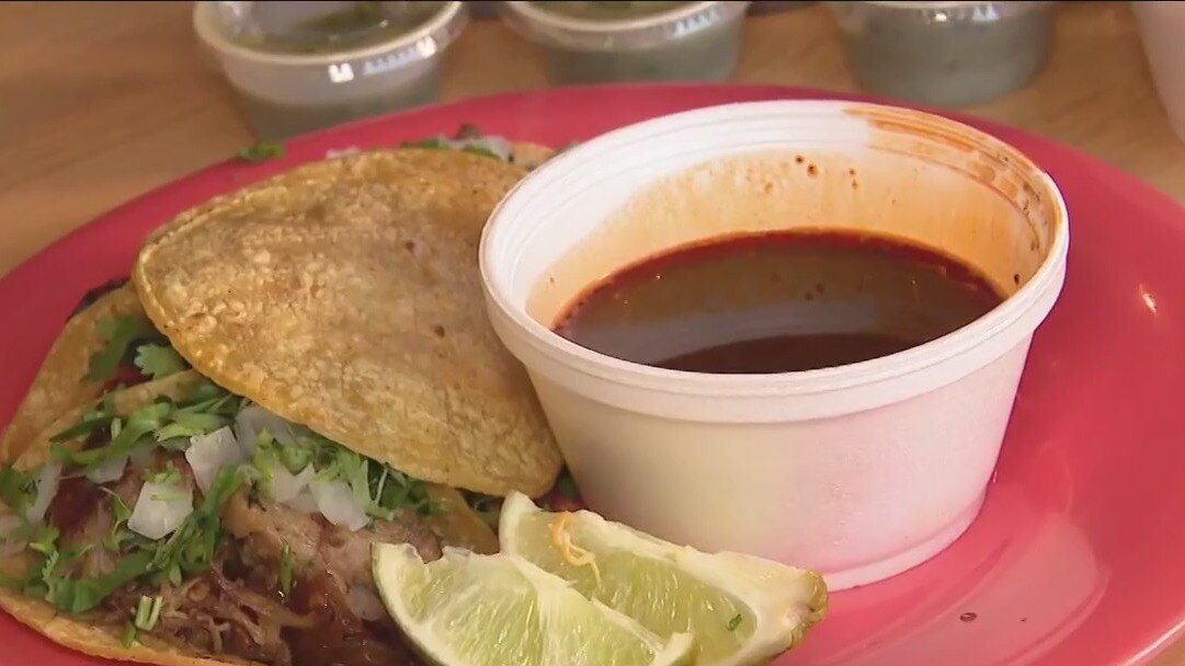 La Calle serving up street tacos and more