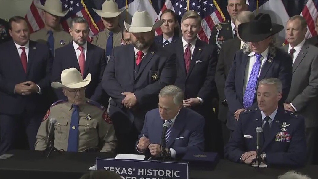 Texas Governor Greg Abbott unveils plan for floating border wall