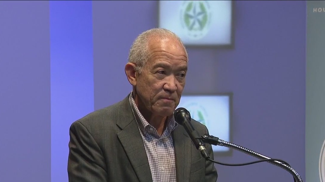 HISD board approves $2.2B  budget