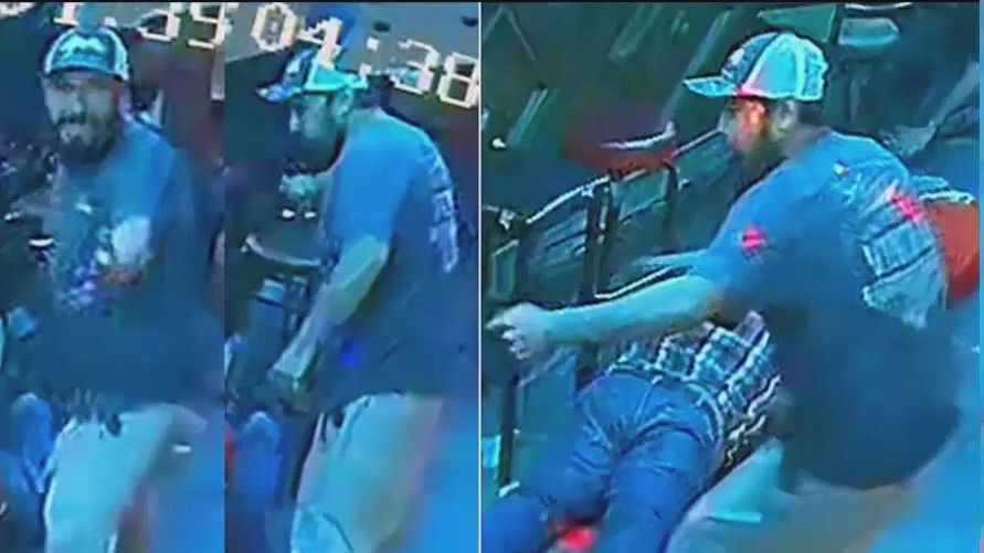 Houston bar robbery: Help find armed gunman