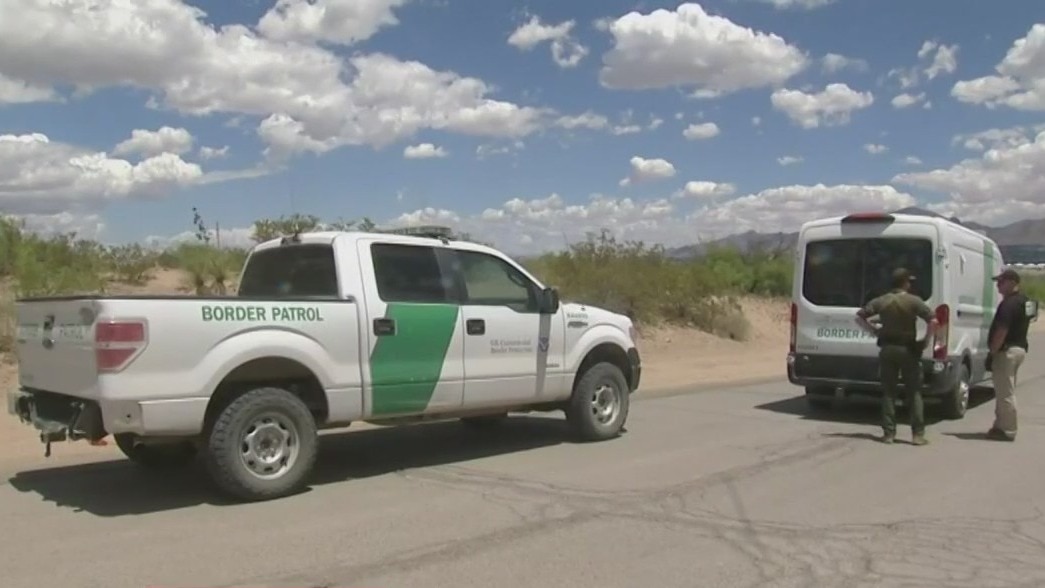 Texas massive heat wave fuels surge in southern border crossings, posing risks