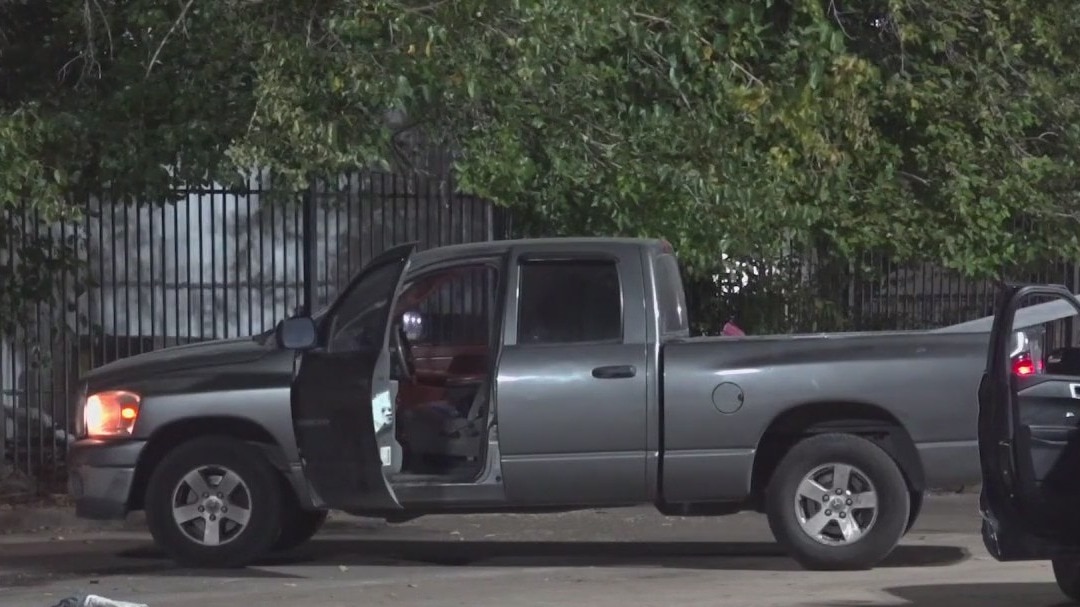 Man shot after crash in Houston