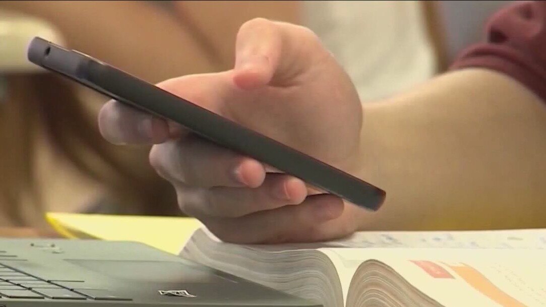 More teens falling for electronic phone scams