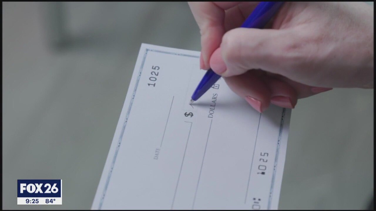60% of Americans living check to check | FOX 26 Houston