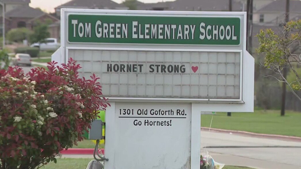 Bastrop County rallying after deadly bus crash
