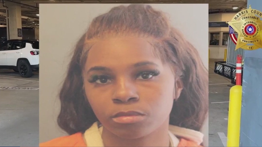 $25K bond upheld for mom accused of leaving kids for cruise