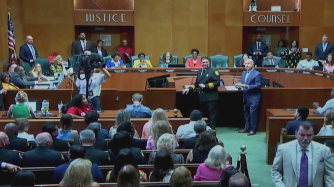 New Houston police, fire chief sworn in