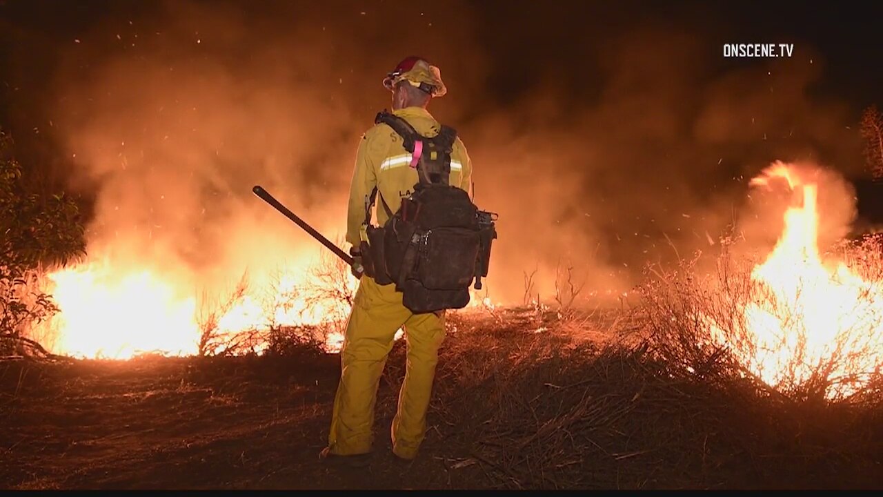 Crews battle brush fire in Lake View Terrace