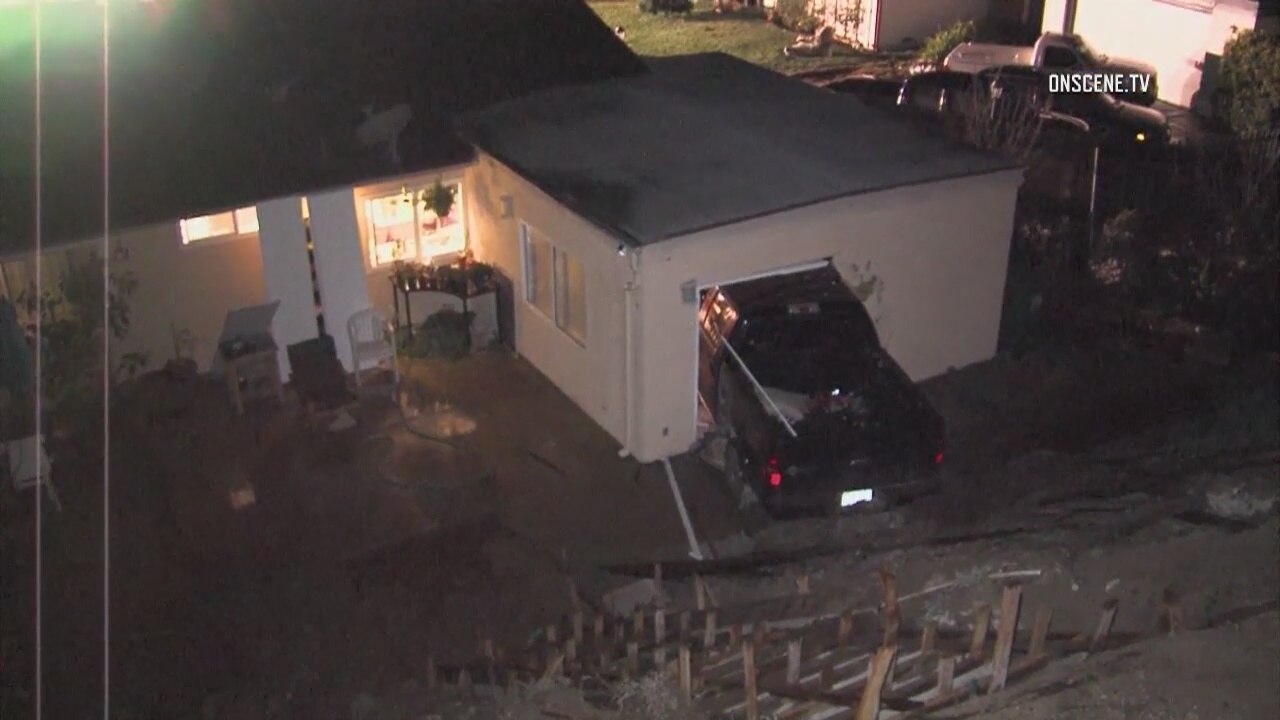 One dead when truck crashes into Thousand Oaks home