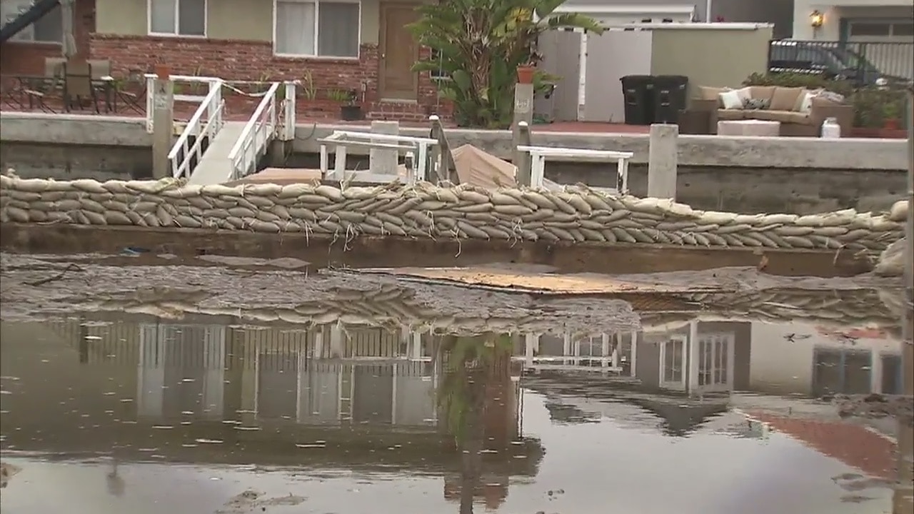 Newport Beach neighborhood flooded after seawall breaks