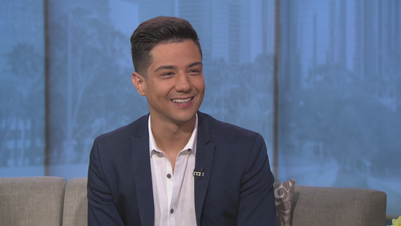 Luis Coronel: From boxing gym to Latino pop star