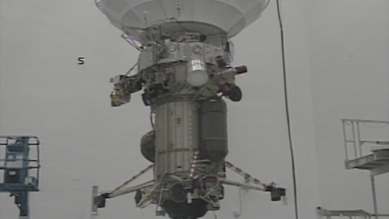 Cassini spacecraft makes final approach to Saturn