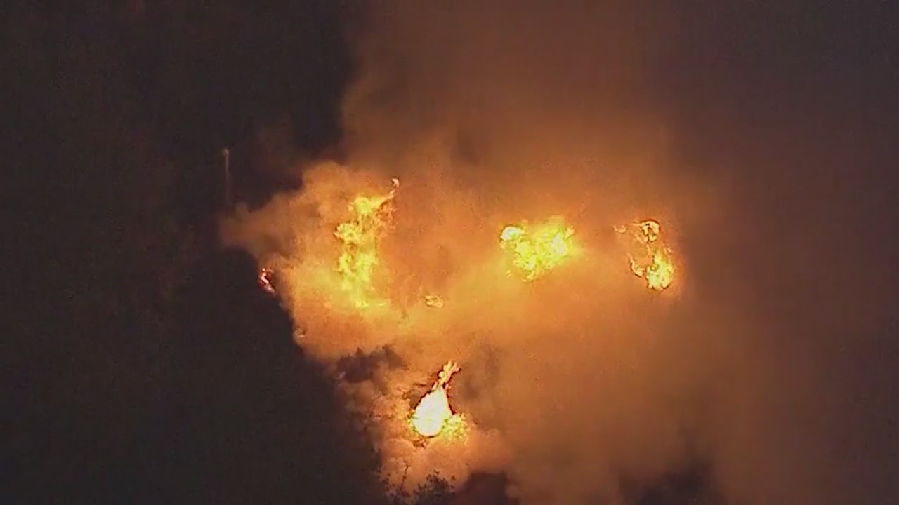 Fire damages home in Glendale