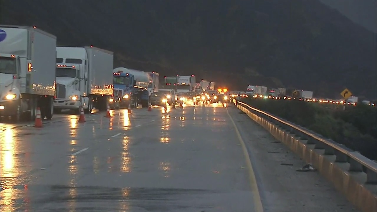 SoCal storm causes mud and debris flow on 101 Freeway