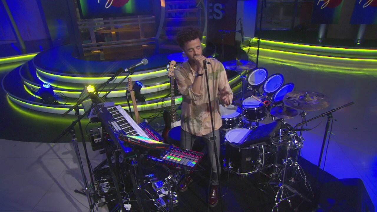 Youngr performs 'Lost in Translation' on Good Day LA