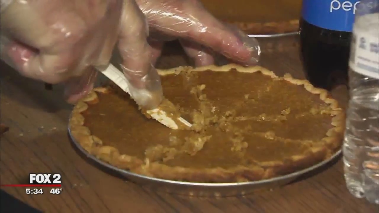 Organizations team up for spirit of giving for free Thanksgiving for homeless tonight in Pontiac