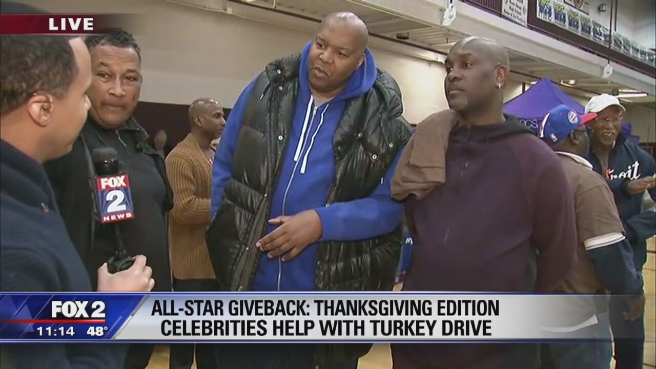 All-Star giveback: Former NBA stars help with Thanksgiving turkey drive