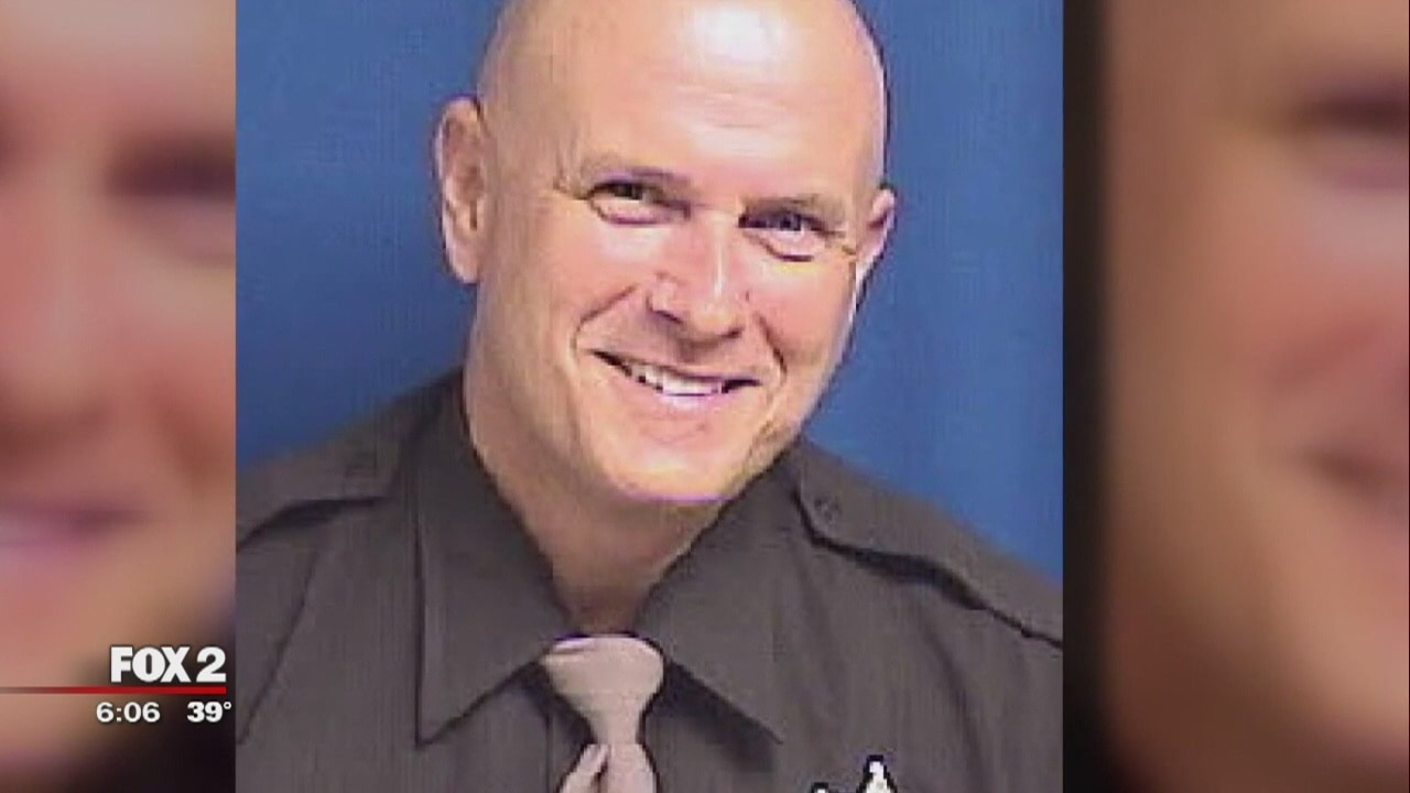 Hundreds pay respects to fallen Oakland County deputy at visitation