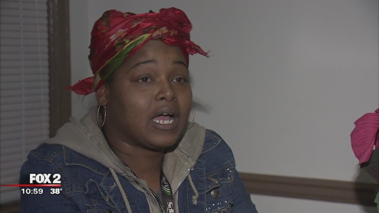 Armed robber shoots teen, mom wants justice