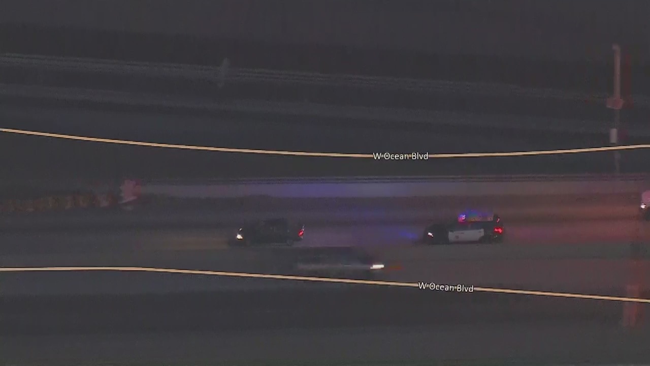 Pursuit suspect picks up speed heading toward San Pedro
