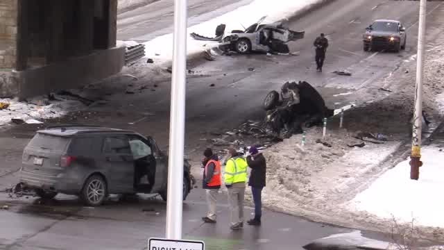 25-year-old Detroit police officer Darren Weathers killed in crash
