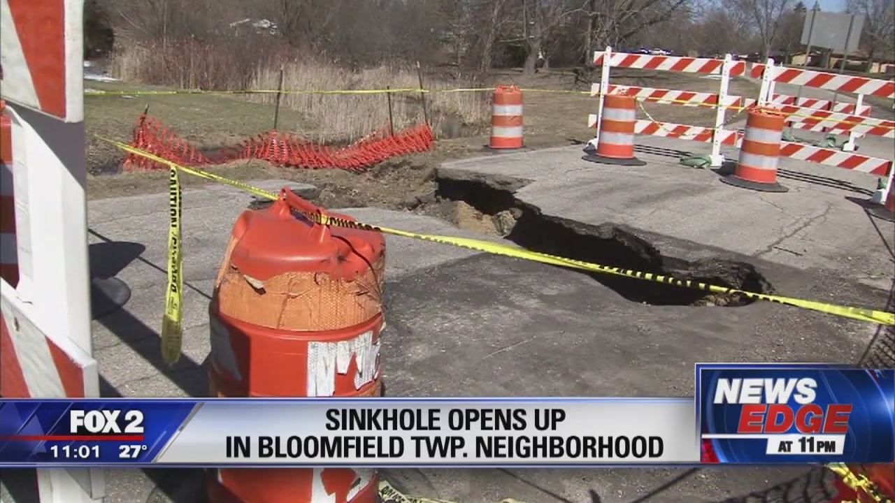 Pothole becomes giant sinkhole in Bloomfield Township