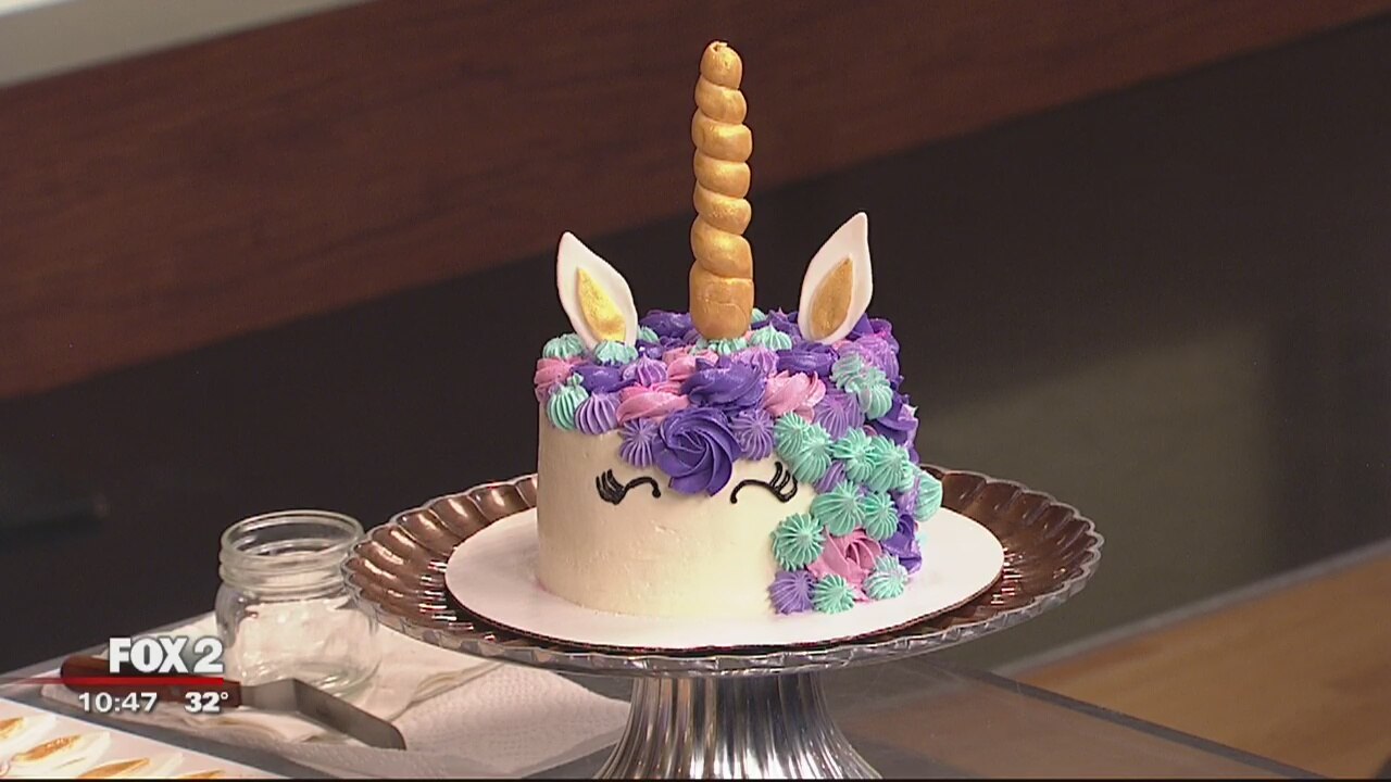 Unicorn cake decorating challenge with Five Star Cake Co