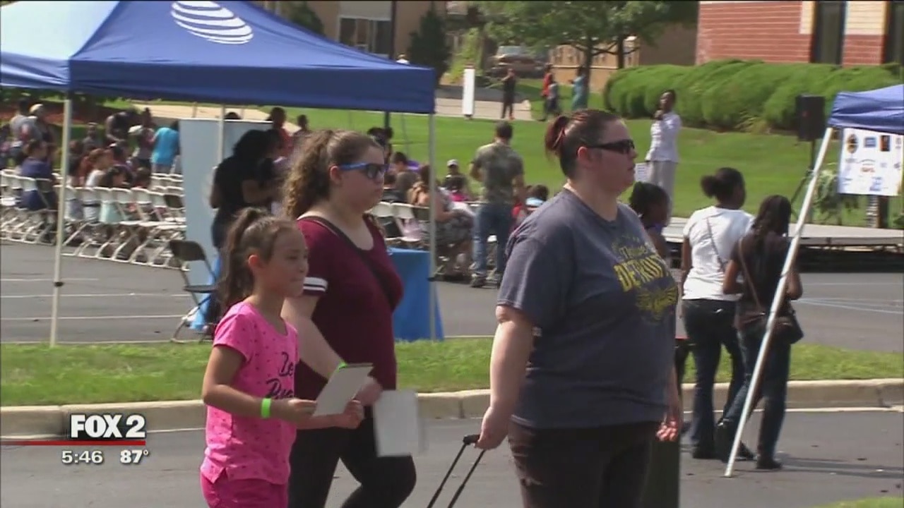 Greater Grace Temple gives away a thousand backpacks at school festival