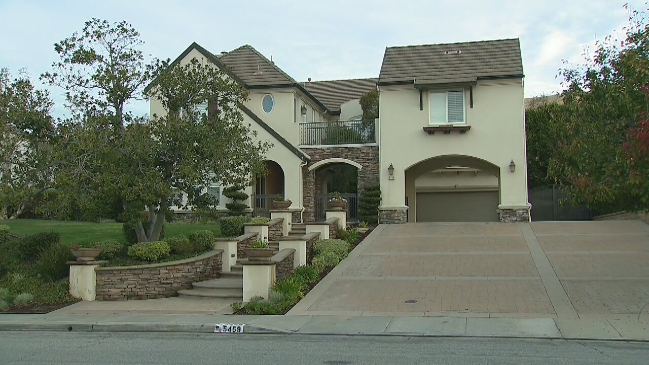 Mountain lion kills dog in Simi Valley neighborhood