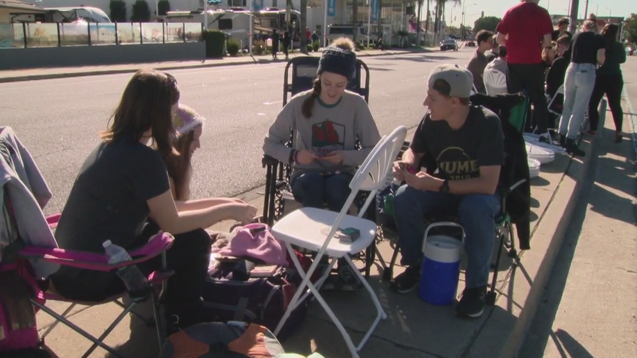 Rose Parade campout begins