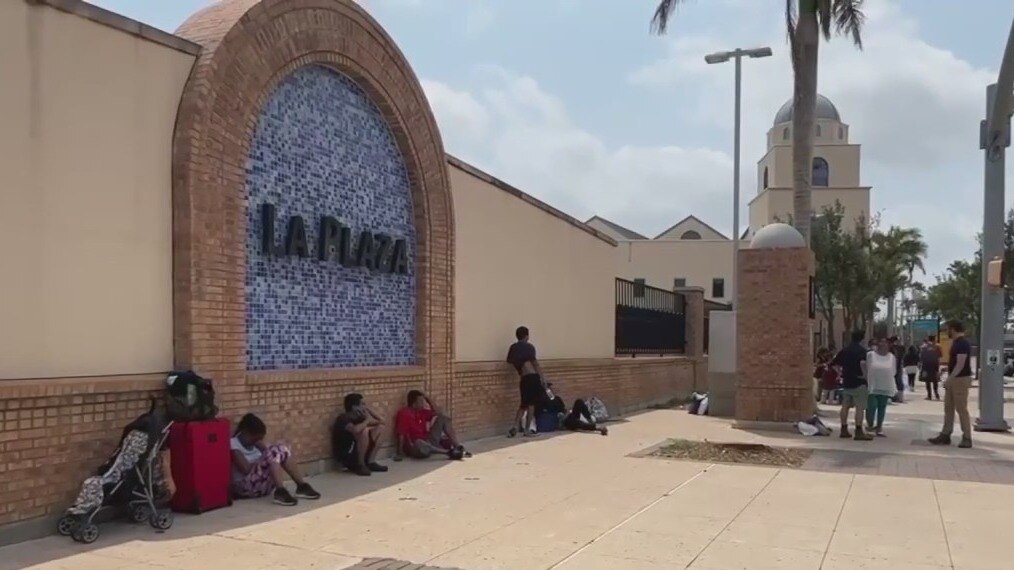 Migrants head to border after Title 42 lifted