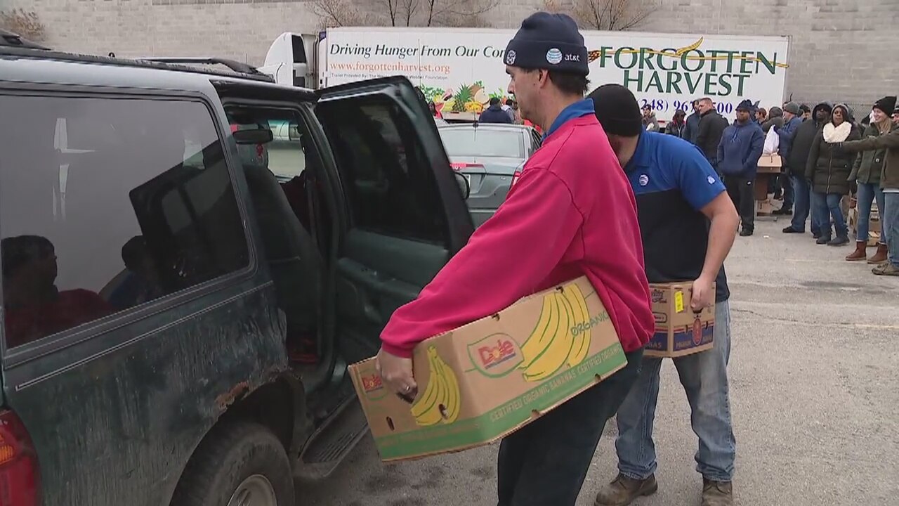 Drive thru pop up pantry for Forgotten Harvest helps people in need