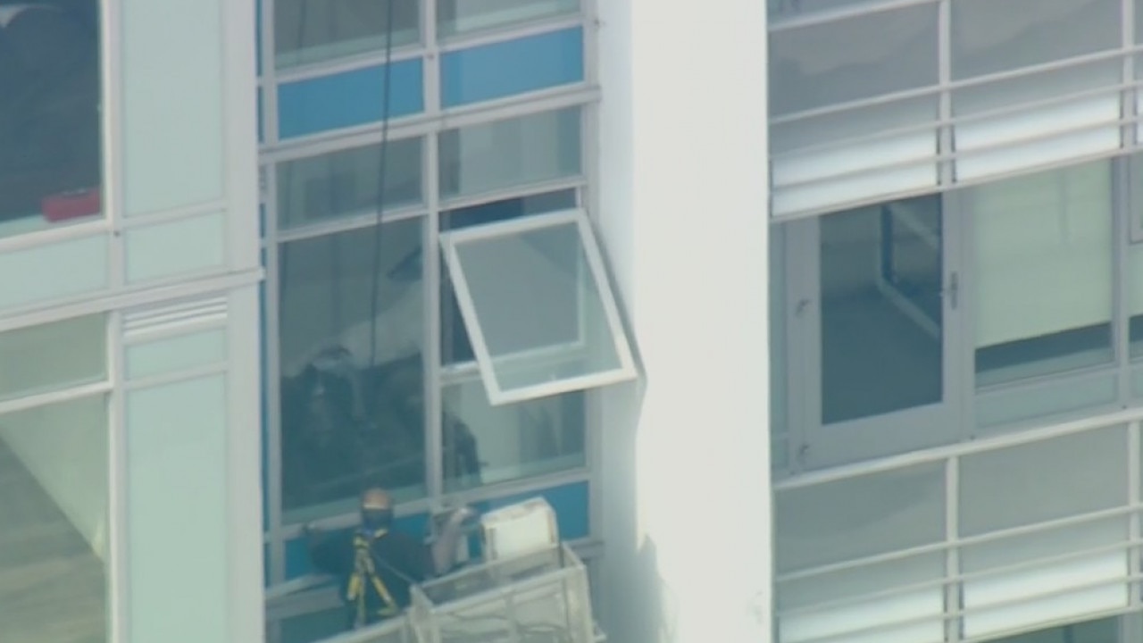 High-rise rescue in downtown Los Angeles