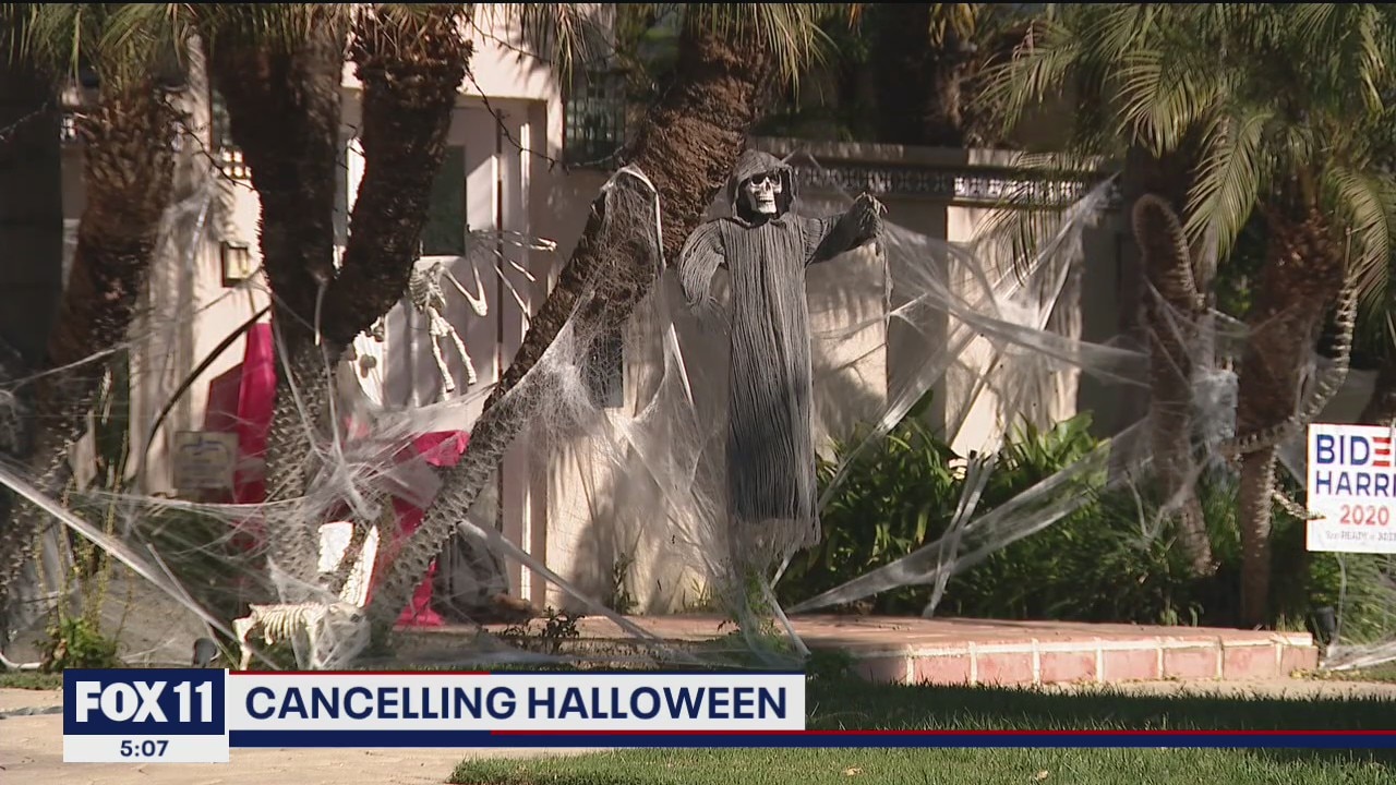 Toluca Lake homes displaying signs of no trick-or-treating