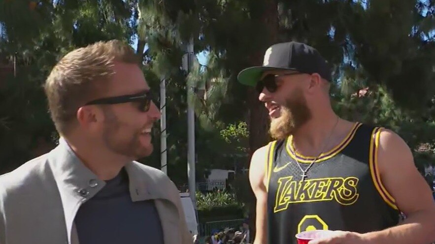 Fans keep the energy high at the Rams Super Bowl victory parade