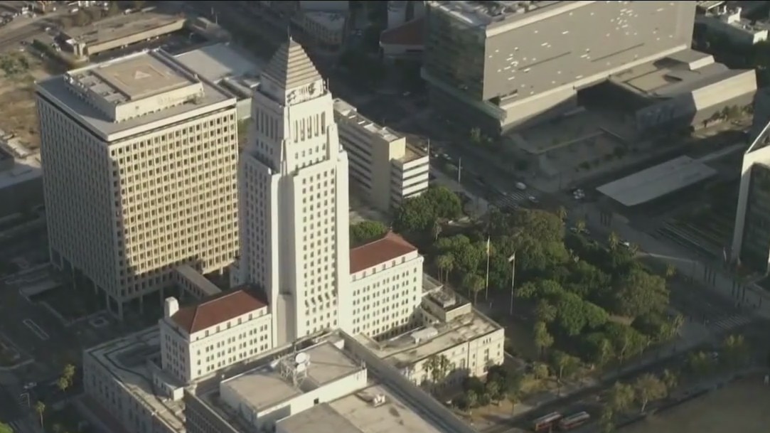 LA City Hall scandal: Protesters call for de Le?n to resign