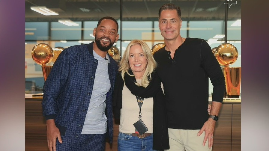 Will Smith visits struggling Lakers