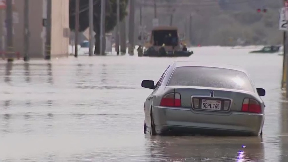 Rain breaks levee in Northern California